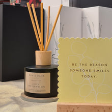 Load image into Gallery viewer, Reed Diffusers - Make your home smell great ALL THE TIME!